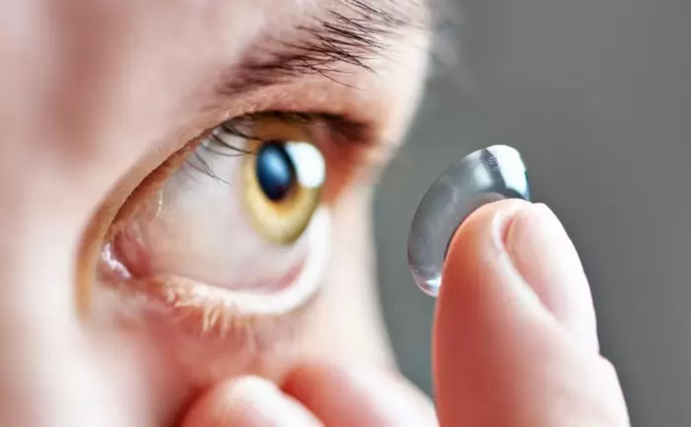 Diferencias entre lentes de contacto diarios, quincenales y mensuales