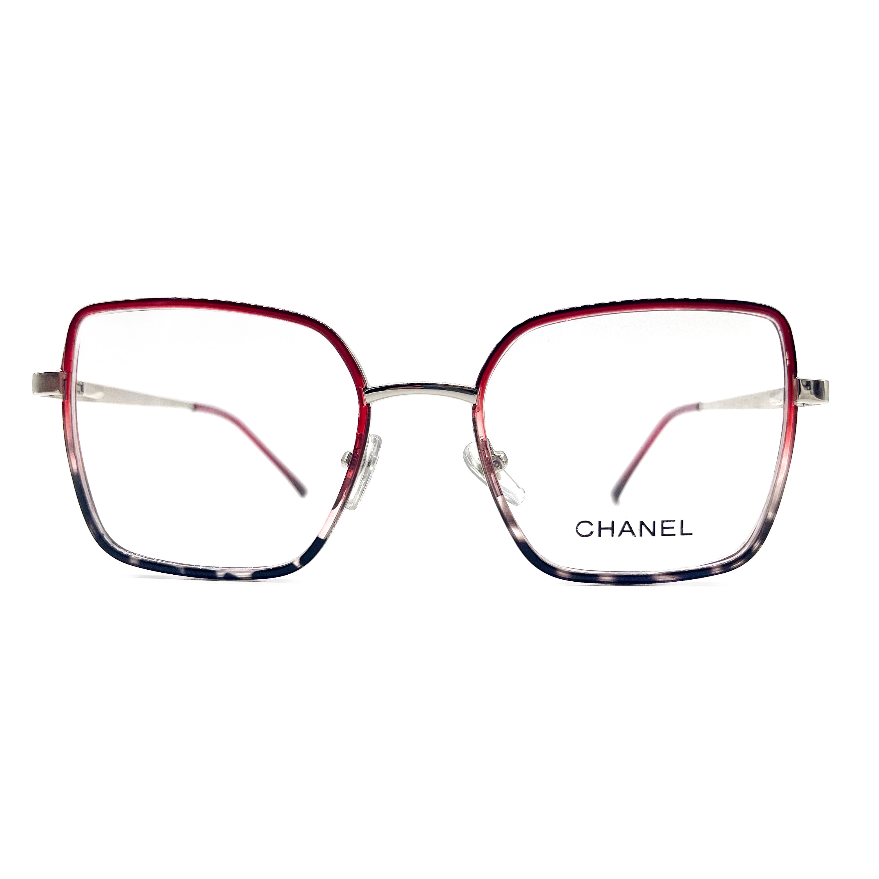 Gafas para mujer en Óptica Servivisión en el centro de Bogotá.