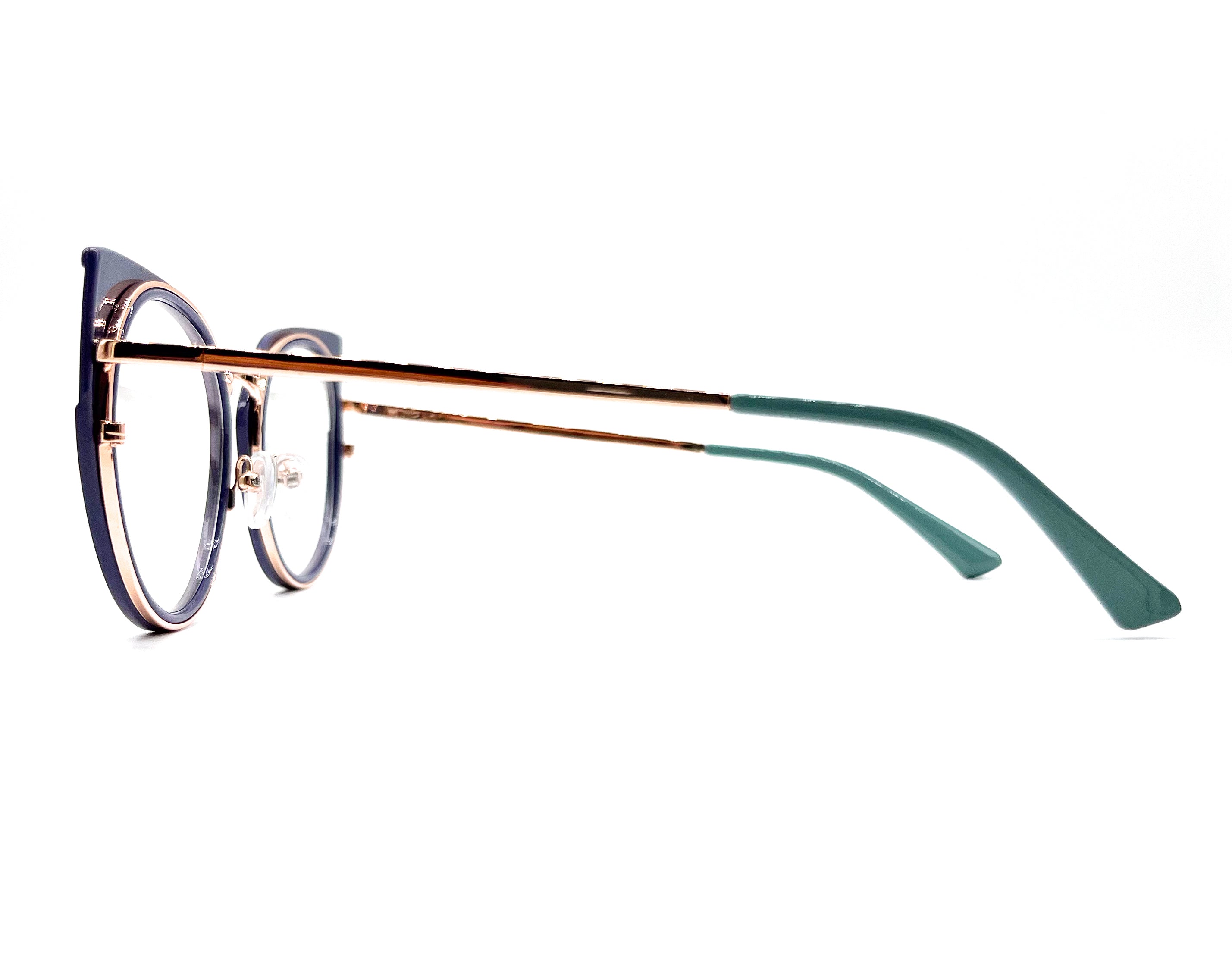 Gafas para mujer en Óptica Servivisión en el centro de Bogotá.
