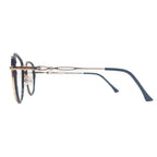 Gafas para mujer en Óptica Servivisión en el centro de Bogotá.