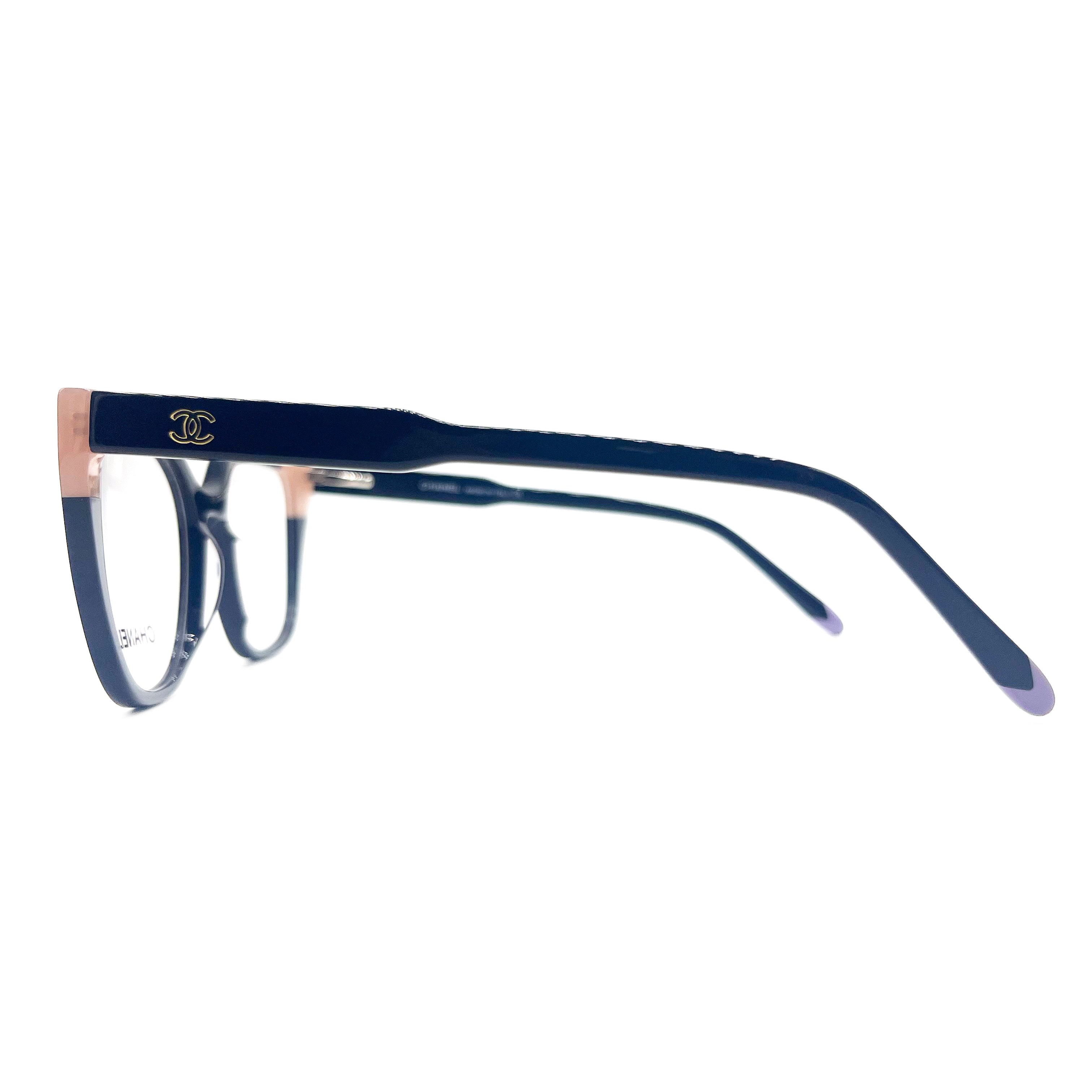 Gafas para mujer en Óptica Servivisión en el centro de Bogotá.