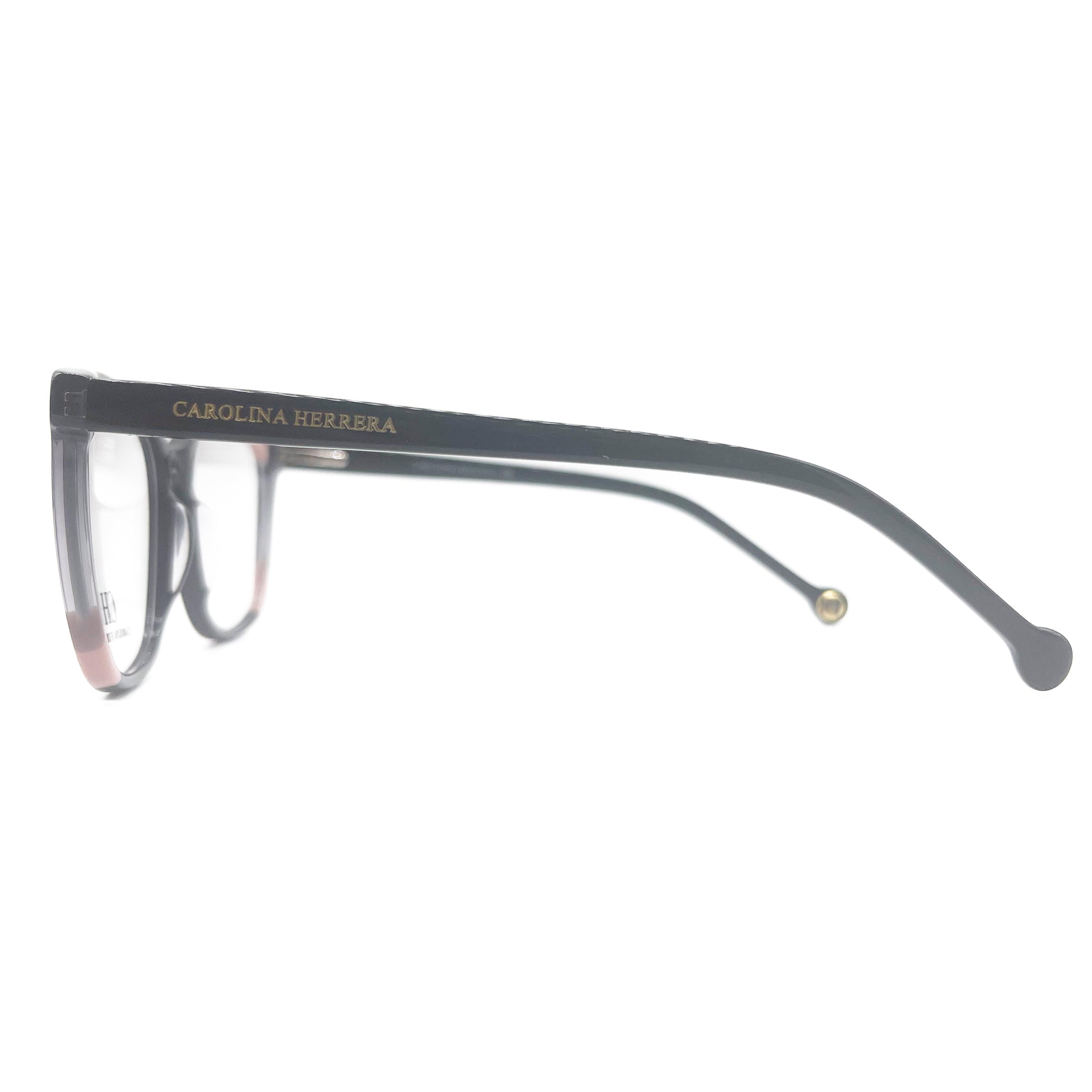 Gafas para mujer en Óptica Servivisión en el centro de Bogotá.